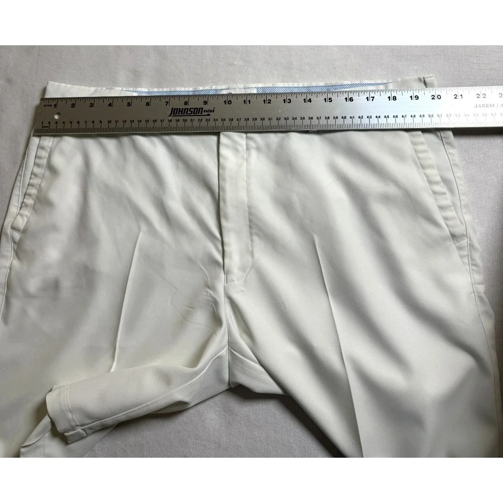 Peter Millar Men golf shorts Size 40 Performance stretch flat front light weight